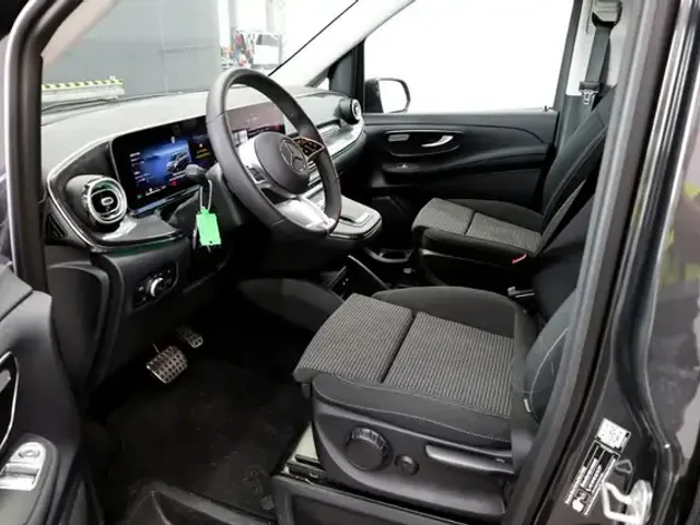 Mercedes-Benz V 220