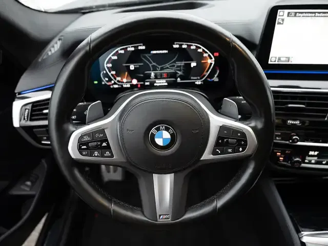 BMW M550