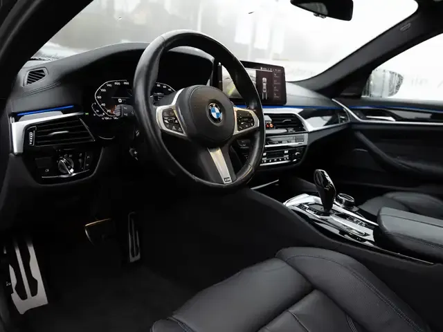 BMW M550