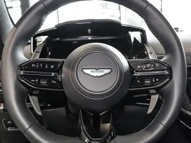 Aston Martin V8