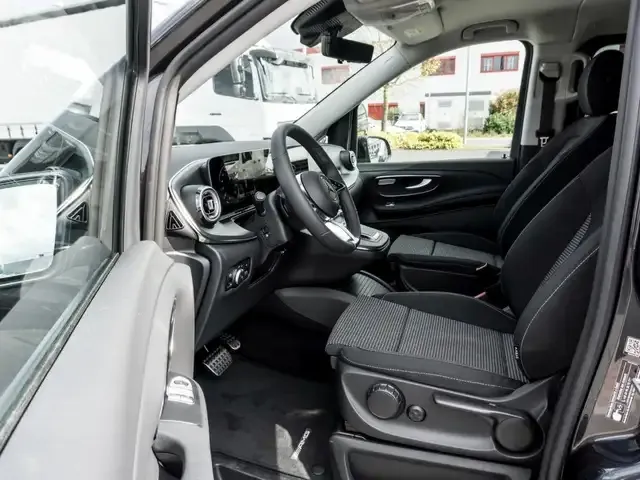 Mercedes-Benz V 250