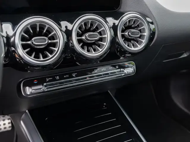 Mercedes-Benz EQA 300