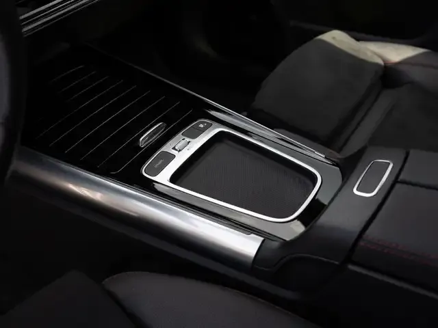 Mercedes-Benz EQA 300