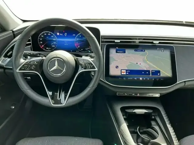 Mercedes-Benz E 200
