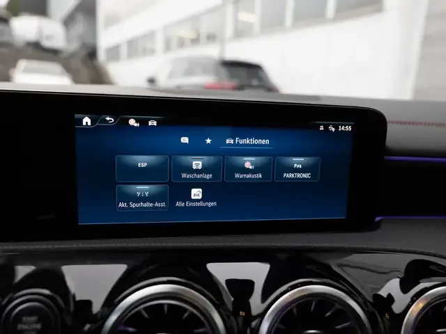 Mercedes-Benz CLA 220