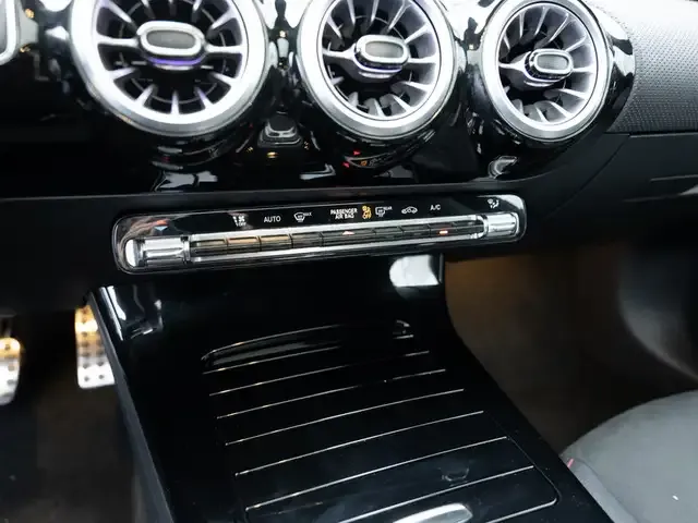 Mercedes-Benz CLA 220