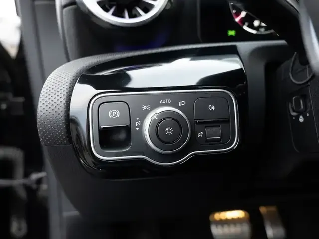 Mercedes-Benz CLA 220