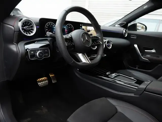 Mercedes-Benz CLA 220