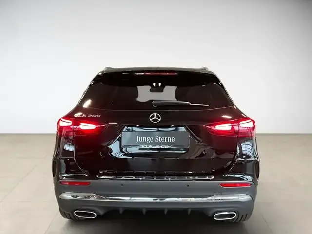 Mercedes-Benz GLA 200