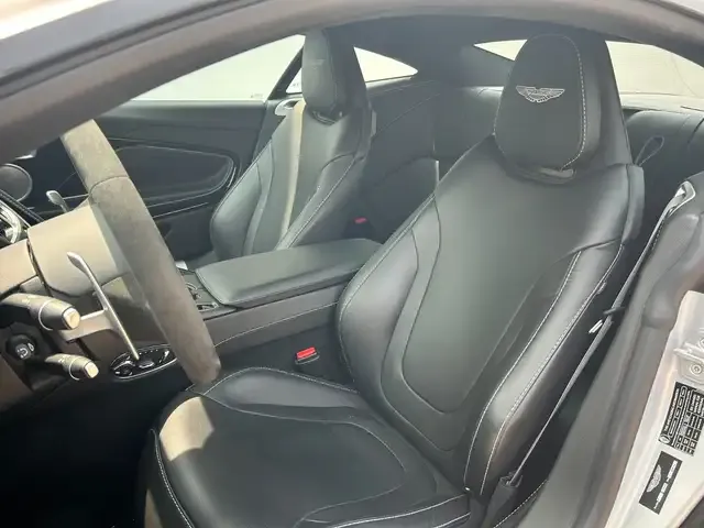 Aston Martin DB11