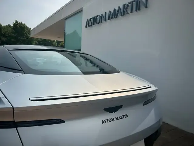 Aston Martin DB11
