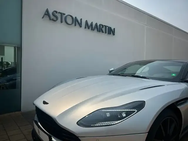 Aston Martin DB11