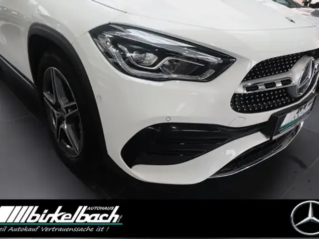 Mercedes-Benz GLA 180