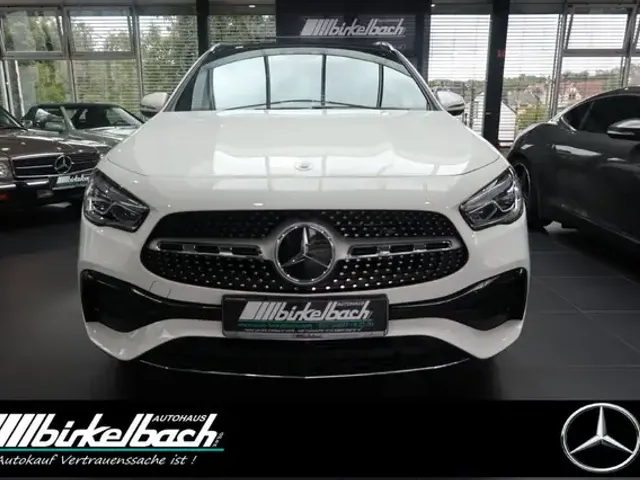 Mercedes-Benz GLA 180