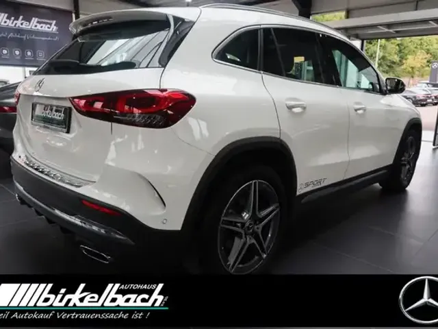 Mercedes-Benz GLA 180