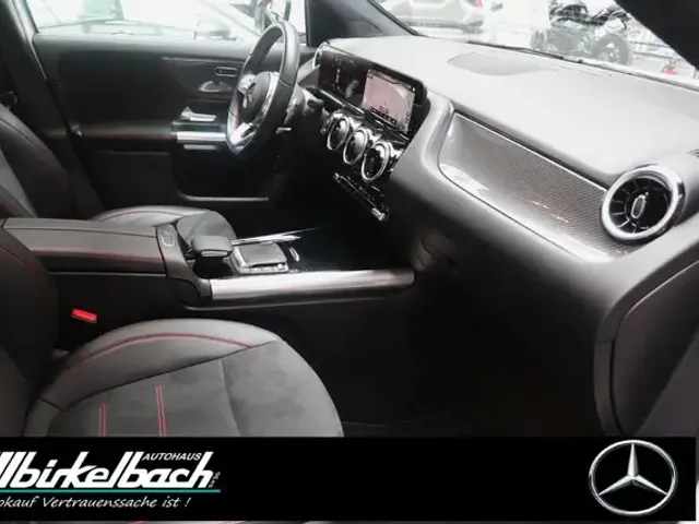 Mercedes-Benz GLA 180