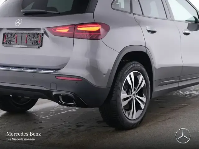 Mercedes-Benz GLA 180