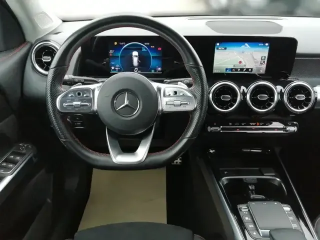 Mercedes-Benz GLB 200