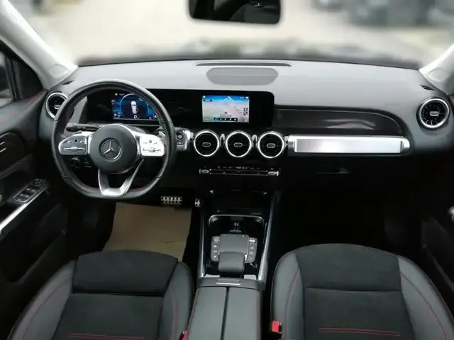 Mercedes-Benz GLB 200
