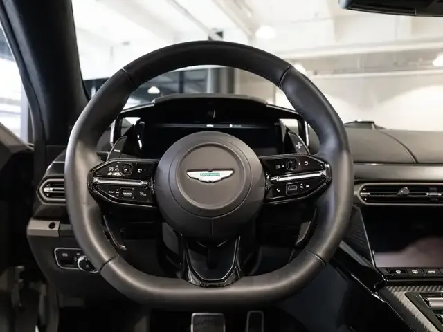 Aston Martin V8