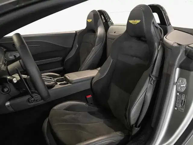 Aston Martin V8
