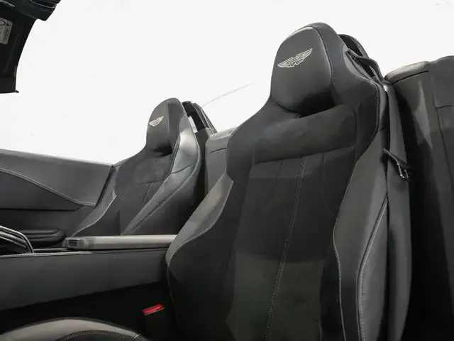 Aston Martin V8