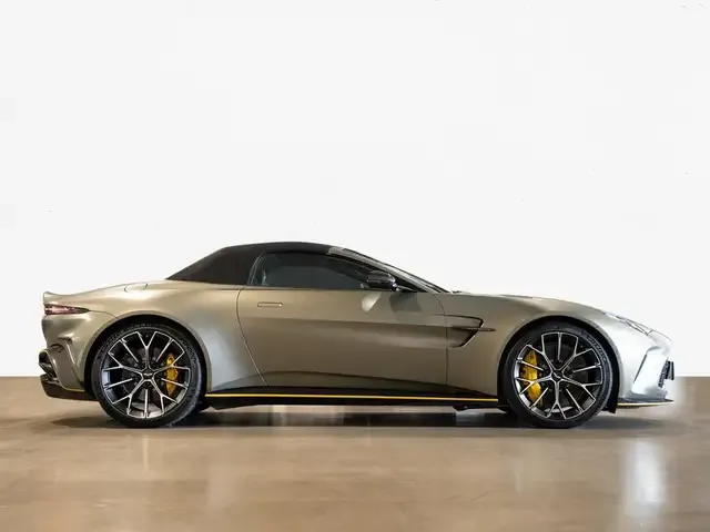 Aston Martin V8