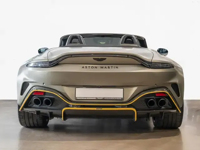 Aston Martin V8