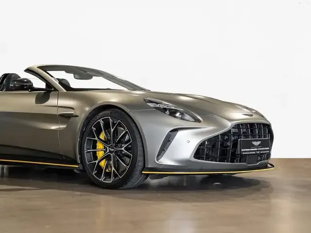Aston Martin V8