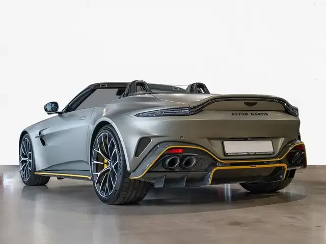 Aston Martin V8