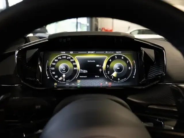 Aston Martin V8