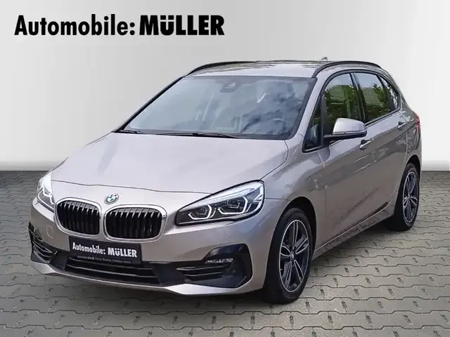 BMW 218