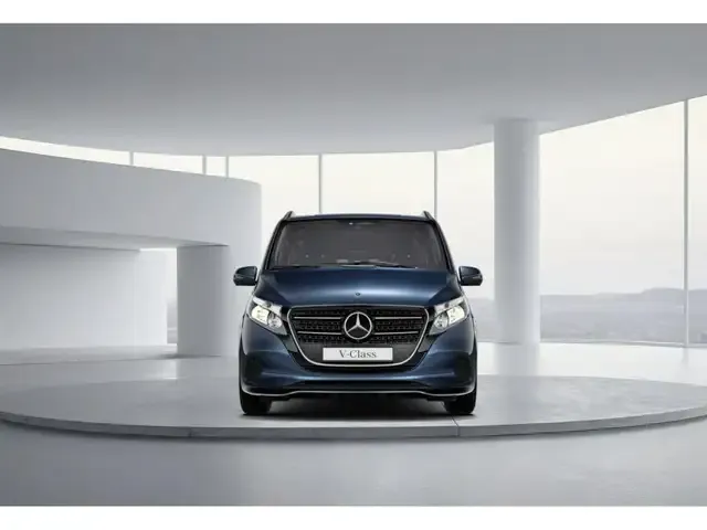 Mercedes-Benz V 220