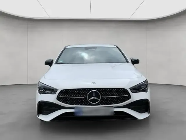 Mercedes-Benz CLA 180