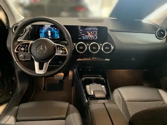 Mercedes-Benz GLA 200
