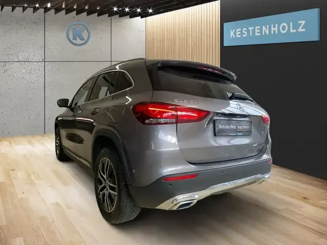Mercedes-Benz GLA 200