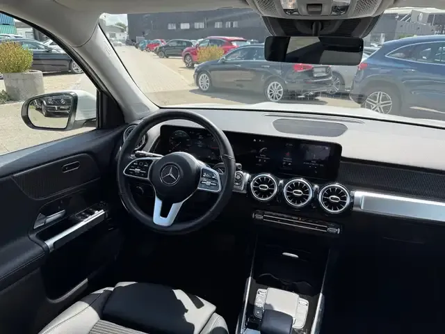 Mercedes-Benz GLB 200