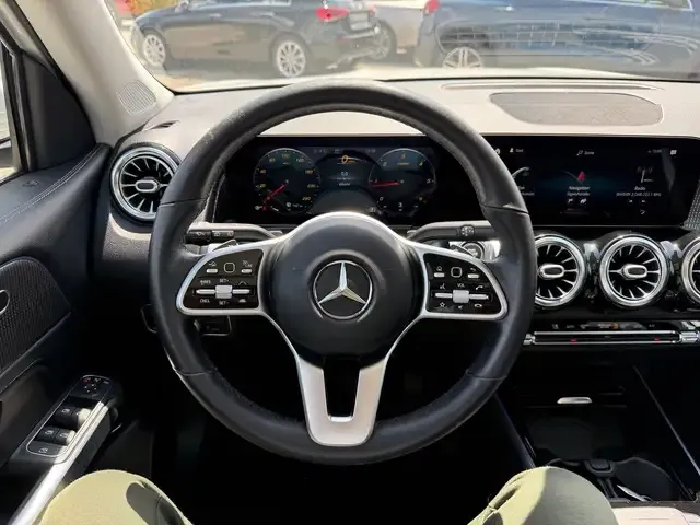 Mercedes-Benz GLB 200
