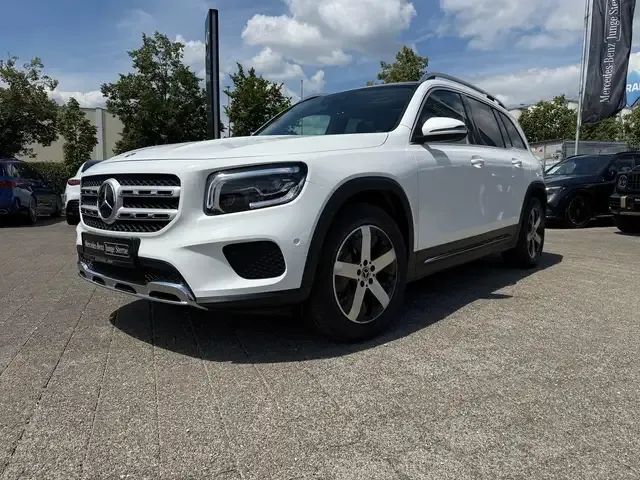 Mercedes-Benz GLB 200