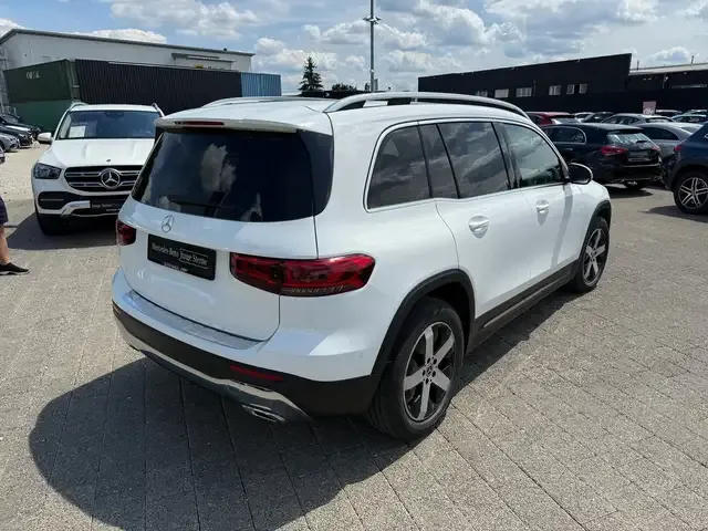 Mercedes-Benz GLB 200