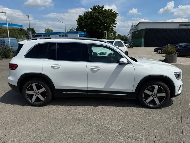 Mercedes-Benz GLB 200