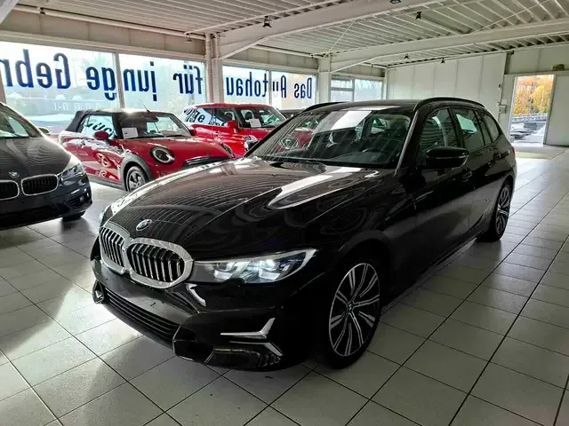 BMW 330