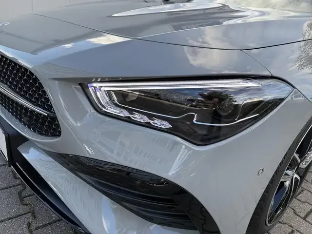 Mercedes-Benz CLA 200