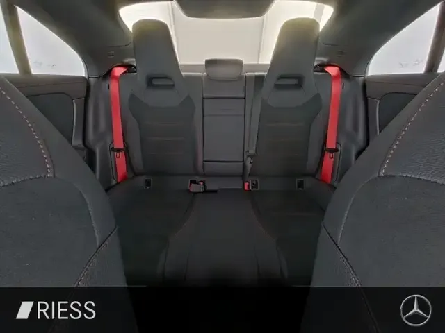 Mercedes-Benz CLA 35 AMG
