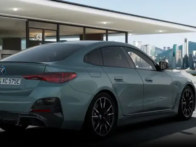 BMW i4