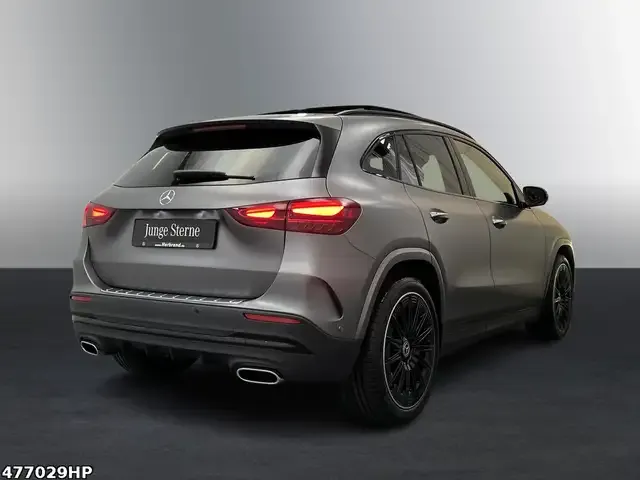Mercedes-Benz GLA 220