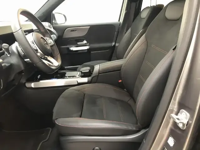 Mercedes-Benz EQB 300