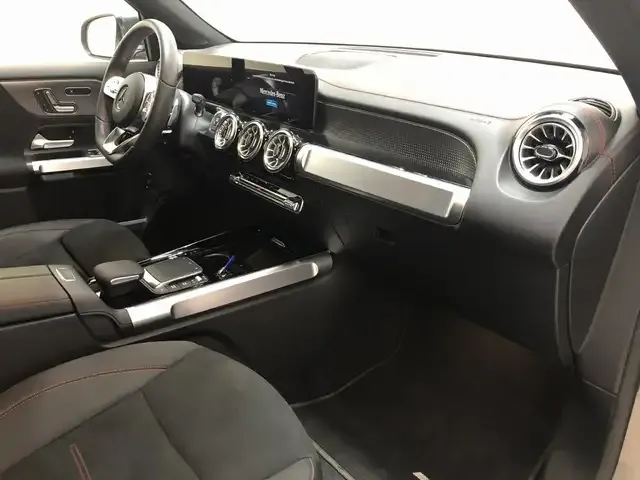 Mercedes-Benz EQB 300