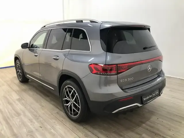 Mercedes-Benz EQB 300
