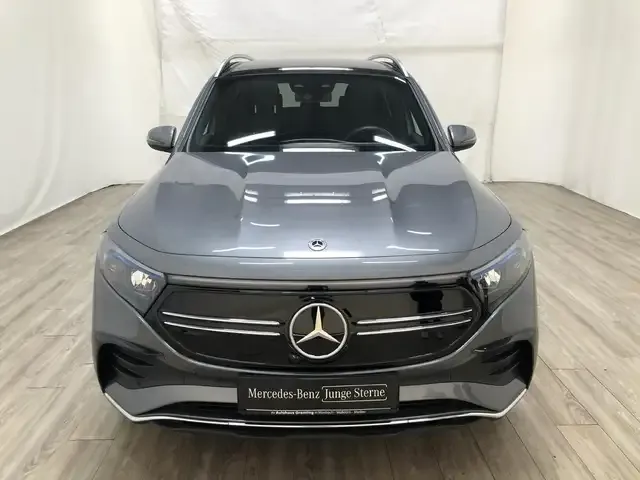Mercedes-Benz EQB 300